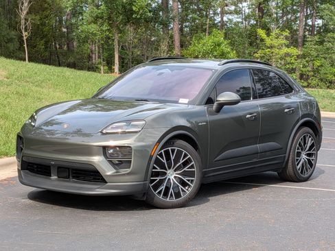 Certified 2025 Porsche Macan Electric RWD image 1
