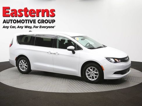 Used 2022 Chrysler Voyager LX FWD image 46