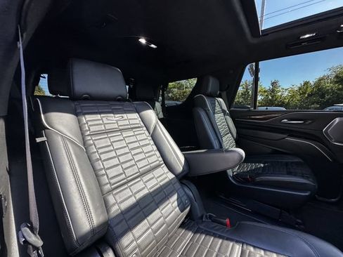 Used 2023 Cadillac Escalade Sport Platinum w/ LPO, ONYX Package AWD/4WD image 39