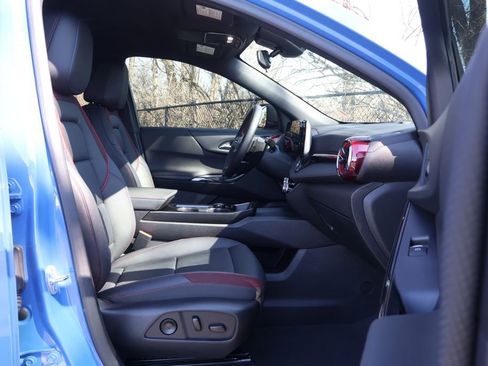 Certified 2025 Chevrolet Equinox RS w/ Convenience Package III image 41