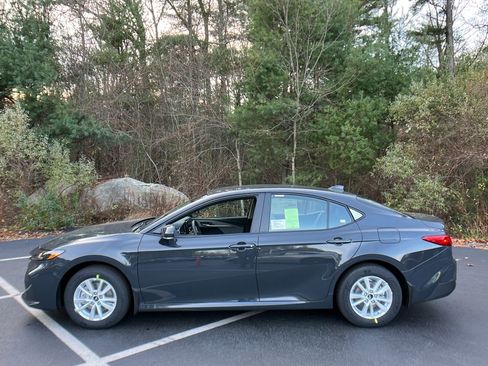 New 2026 Toyota Camry LE w/ Convenience Package image 2