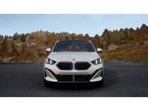 New 2026 BMW X2 xDrive28i AWD/4WD image 3
