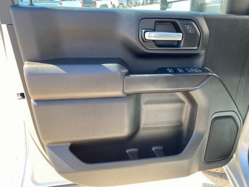 Used 2022 GMC Sierra 3500 Pro w/ Convenience Package image 10