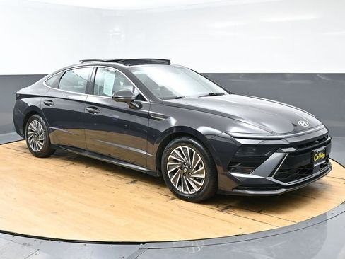 Used 2025 Hyundai Sonata Limited image 3