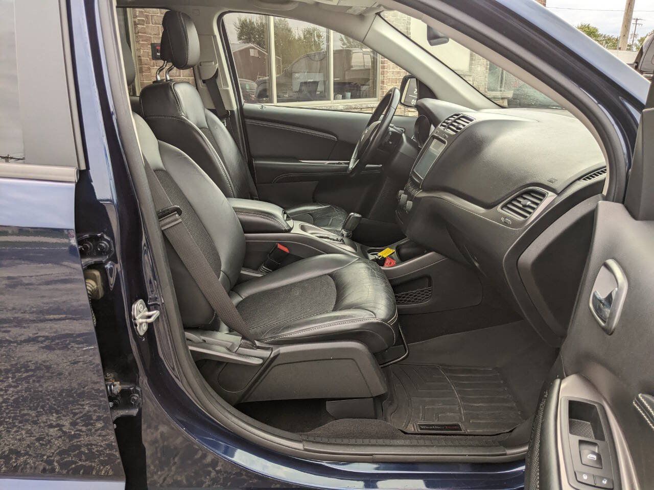 Used 2018 Dodge Journey Crossroad w/ Nav & Sun Group AWD/4WD image 14