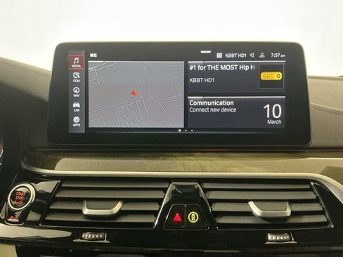 Used 2021 BMW M550i xDrive M550i xDrive w/ Dynamic Handling Package image 11