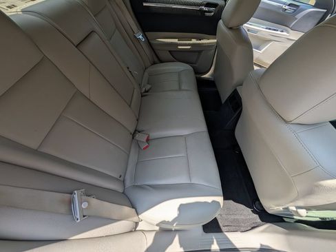 Used 2006 Chrysler 300 Touring w/ Comfort/Convenience Group RWD image 22
