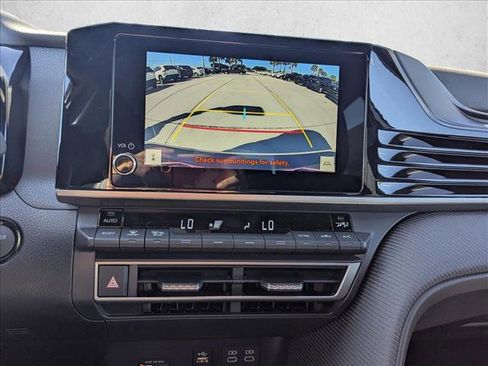 Used 2026 Toyota Camry SE image 13