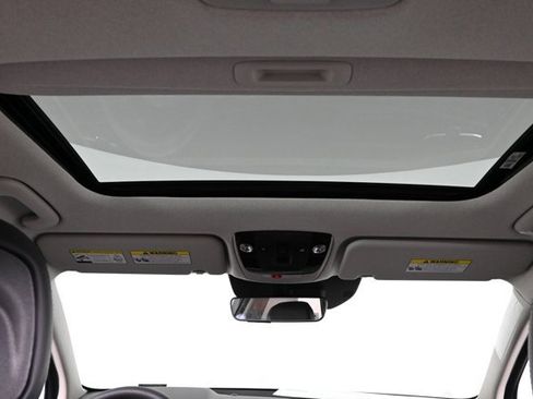 New 2025 Kia Niro EX Touring image 4