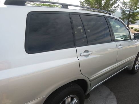 Used 2004 Toyota Highlander 4WD V6 image 10