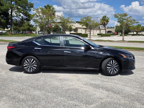 Used 2023 Nissan Altima 2.5 SV w/ SV Premium Package FWD image 33