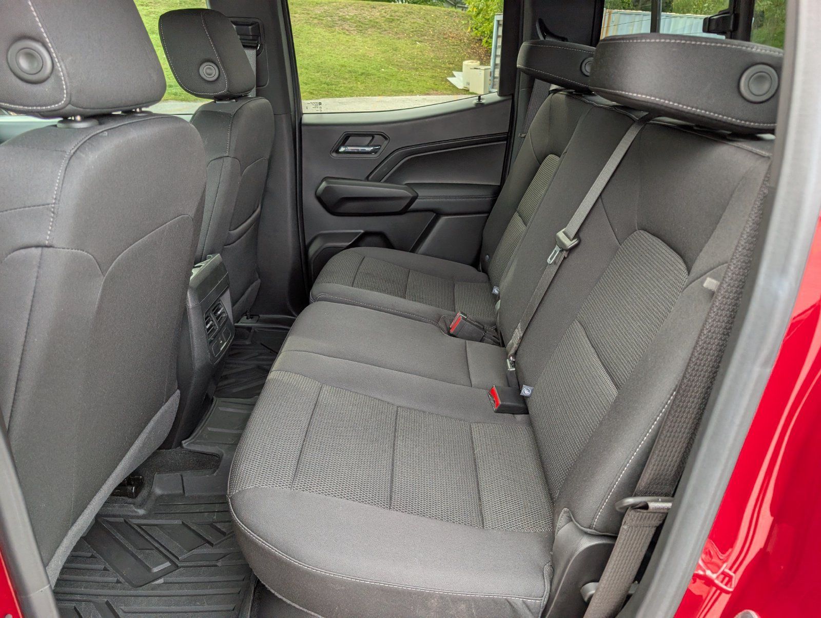 Used 2024 Chevrolet Colorado LT w/ LT Convenience Package II AWD/4WD image 15