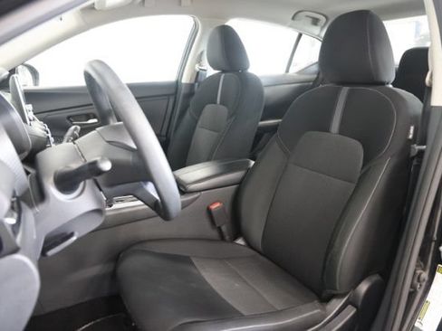 Used 2025 Nissan Sentra SV FWD image 17