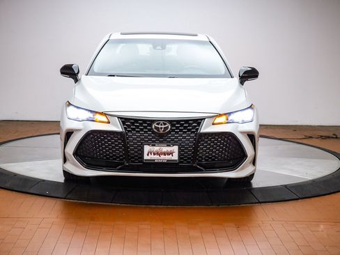 Used 2019 Toyota Avalon XSE w/ Carpet Mat Package FWD image 2