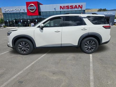 Used 2024 Nissan Pathfinder SV AWD/4WD image 1