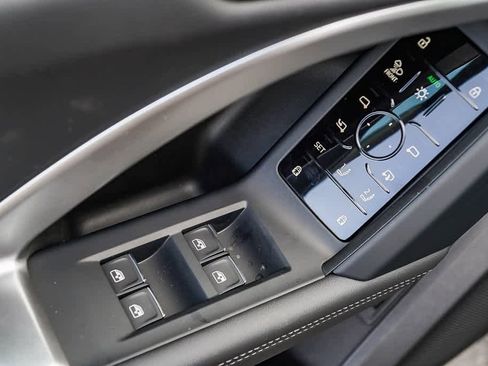 New 2025 Audi Q5 Premium Plus image 23