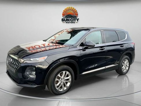 Used 2019 Hyundai Santa Fe SE image 1