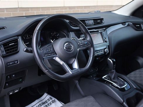 Used 2019 Nissan Rogue Sport SV w/ Technology Package FWD image 16
