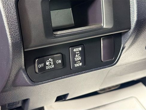 Used 2016 Toyota Tacoma SR5 image 10