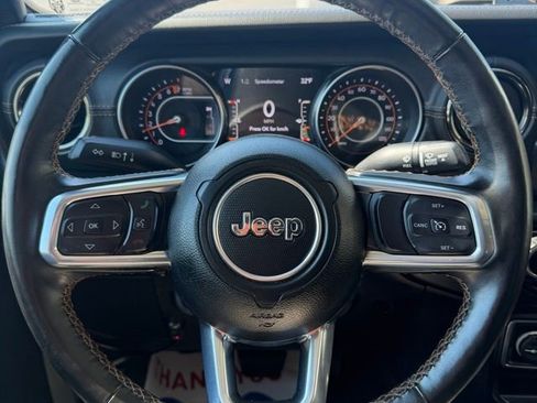 Used 2022 Jeep Gladiator Overland AWD/4WD image 19