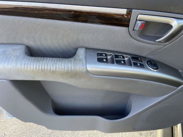 Used 2010 Hyundai Santa Fe GLS FWD image 19