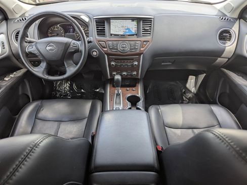 Used 2020 Nissan Pathfinder Platinum AWD/4WD image 13