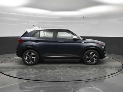 New 2026 Hyundai Venue SEL FWD image 9