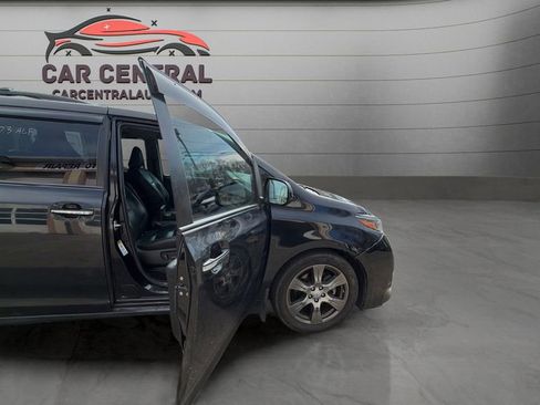 Used 2017 Toyota Sienna SE Premium image 13
