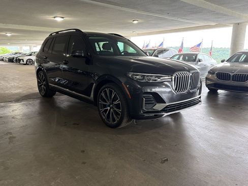 Used 2021 BMW X7 xDrive40i w/ Premium Package AWD/4WD image 6