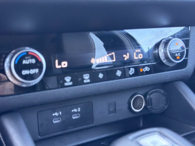 Used 2025 Mitsubishi Outlander SE FWD image 28