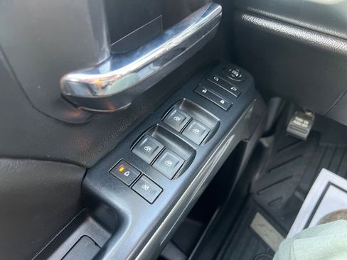 Used 2018 Chevrolet Silverado 1500 LT w/ All Star Edition image 24