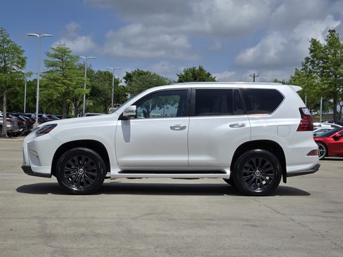 Used 2022 Lexus GX 460 Luxury w/ Sport Design Package image 2