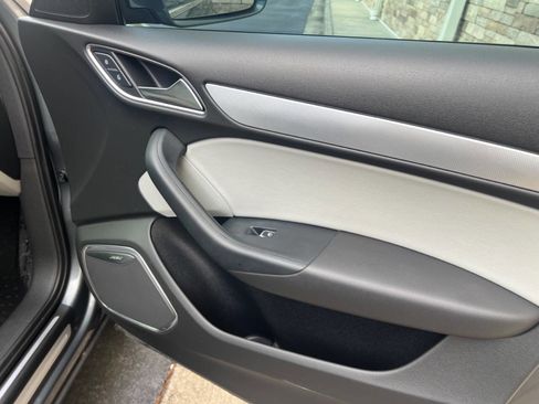 Used 2015 Audi Q3 2.0T Prestige w/ Prestige Package image 16