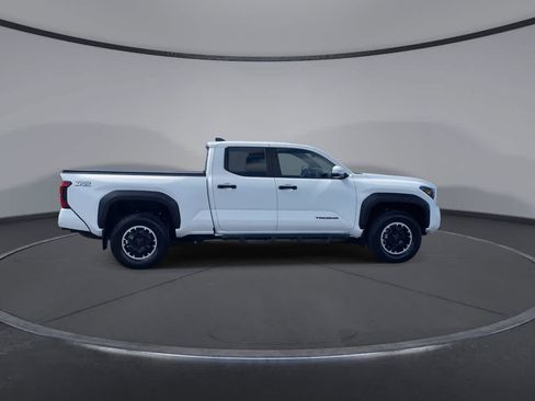 Used 2024 Toyota Tacoma TRD Off-Road w/ TRD Off Road Upgrade Package AWD/4WD image 9