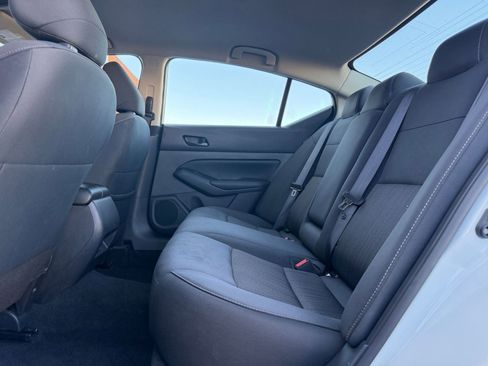 Used 2025 Nissan Altima 2.5 SV FWD image 25