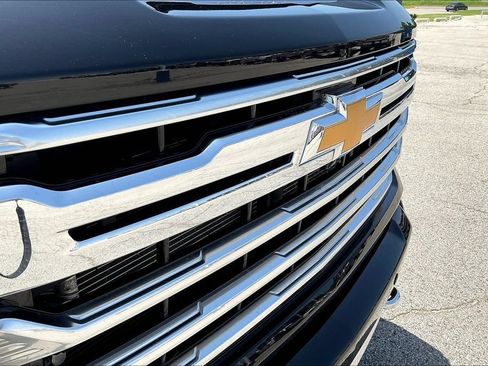 Used 2024 Chevrolet Silverado 2500 High Country AWD/4WD image 26