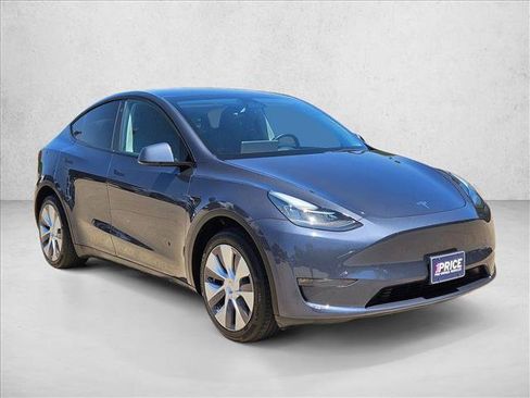 Used 2023 Tesla Model Y Long Range AWD/4WD image 3