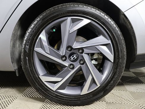 Certified 2025 Hyundai Elantra Limited image 21