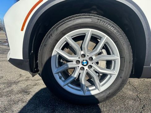 Used 2023 BMW X5 xDrive40i w/ Premium Package image 9