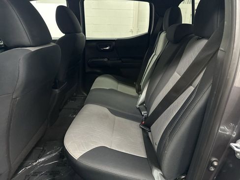 Used 2021 Toyota Tacoma TRD Off-Road w/ Technology Package AWD/4WD image 37