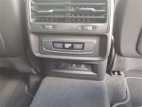 Used 2025 Audi Q7 3.0T Premium w/ Convenience Package image 10