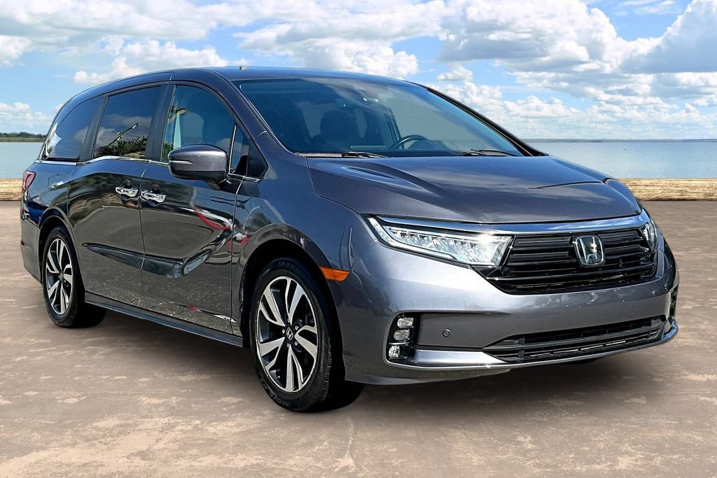 Used 2023 Honda Odyssey Touring image 3