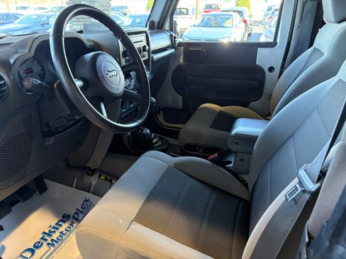 Used 2008 Jeep Wrangler X image 2