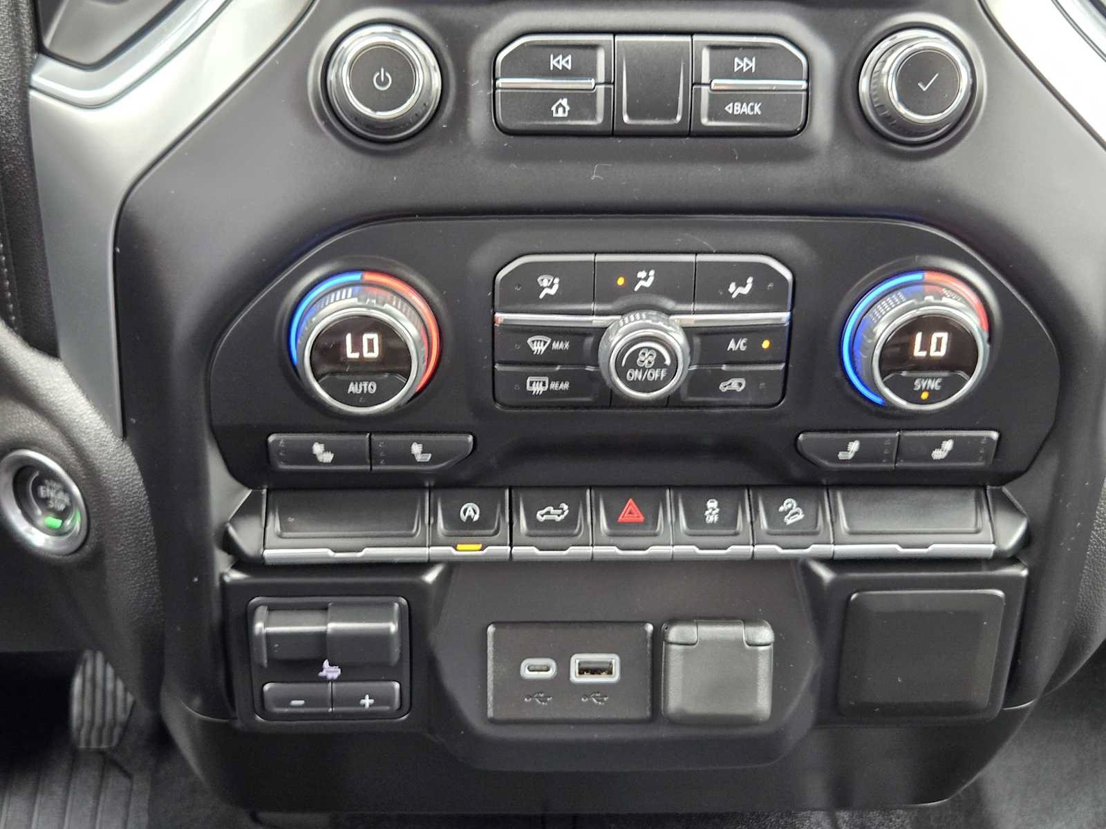 Used 2020 Chevrolet Silverado 1500 RST w/ Texas Edition AWD/4WD image 20