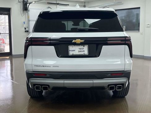 Used 2025 Chevrolet Traverse LT AWD/4WD image 7