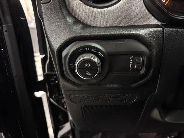 New 2026 Jeep Gladiator Sport AWD/4WD image 11