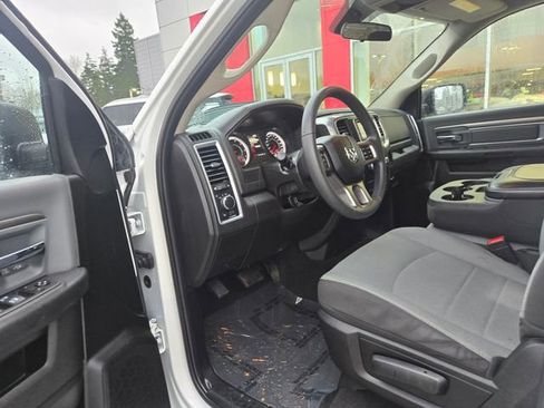 Used 2024 RAM 1500 Classic SLT image 19