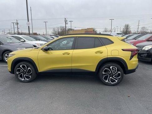 Used 2024 Chevrolet Trax RS w/ Sunroof Package image 4