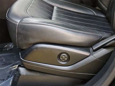 Used 2016 Mercedes-Benz GLE 350 w/ Premium Package image 25