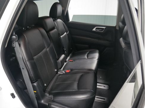 Used 2015 Nissan Pathfinder Platinum w/ Cargo Package image 17